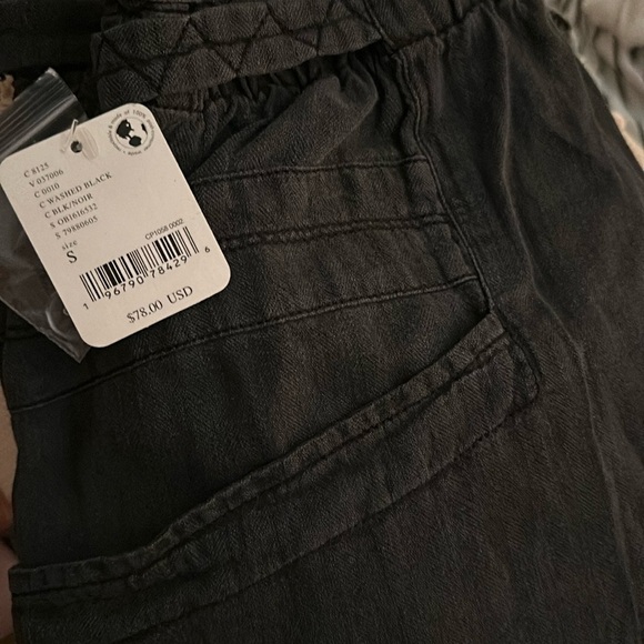 Free People Topanga Cuff Short in Washed Black. NWT size small. - Picture 7 of 7